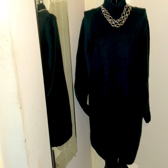 $ ⬇️Tunic Length Sweater or Dress in Delicious Classic Christmasy 🎄 Dark Green - Picture 2 of 8